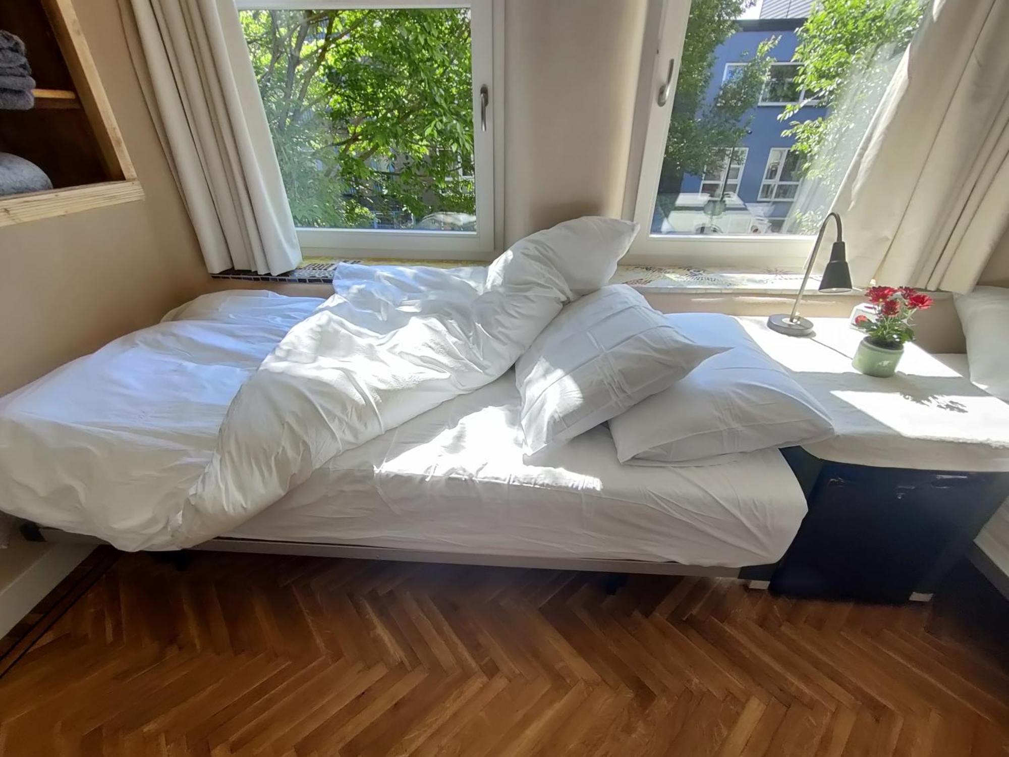 B&B House Of Straw Амстердам Екстериор снимка